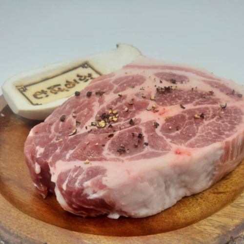 [Using the highest quality brand Iwachu pork] A set full of the finest meat♪