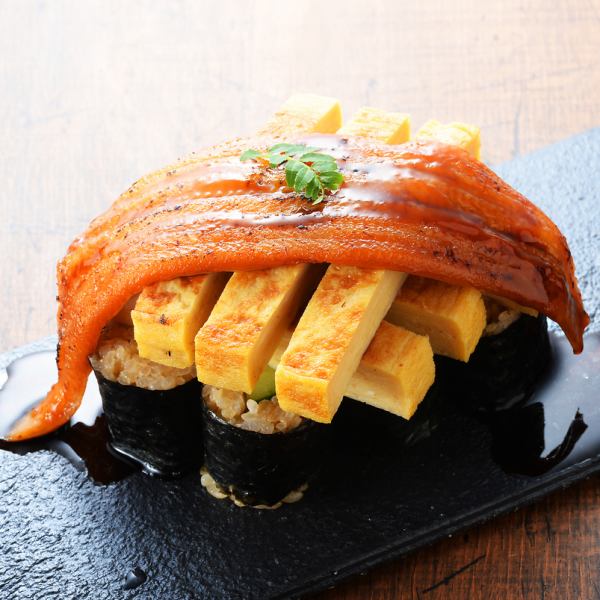 Mountain kappa sushi with 1 conger eel and egg