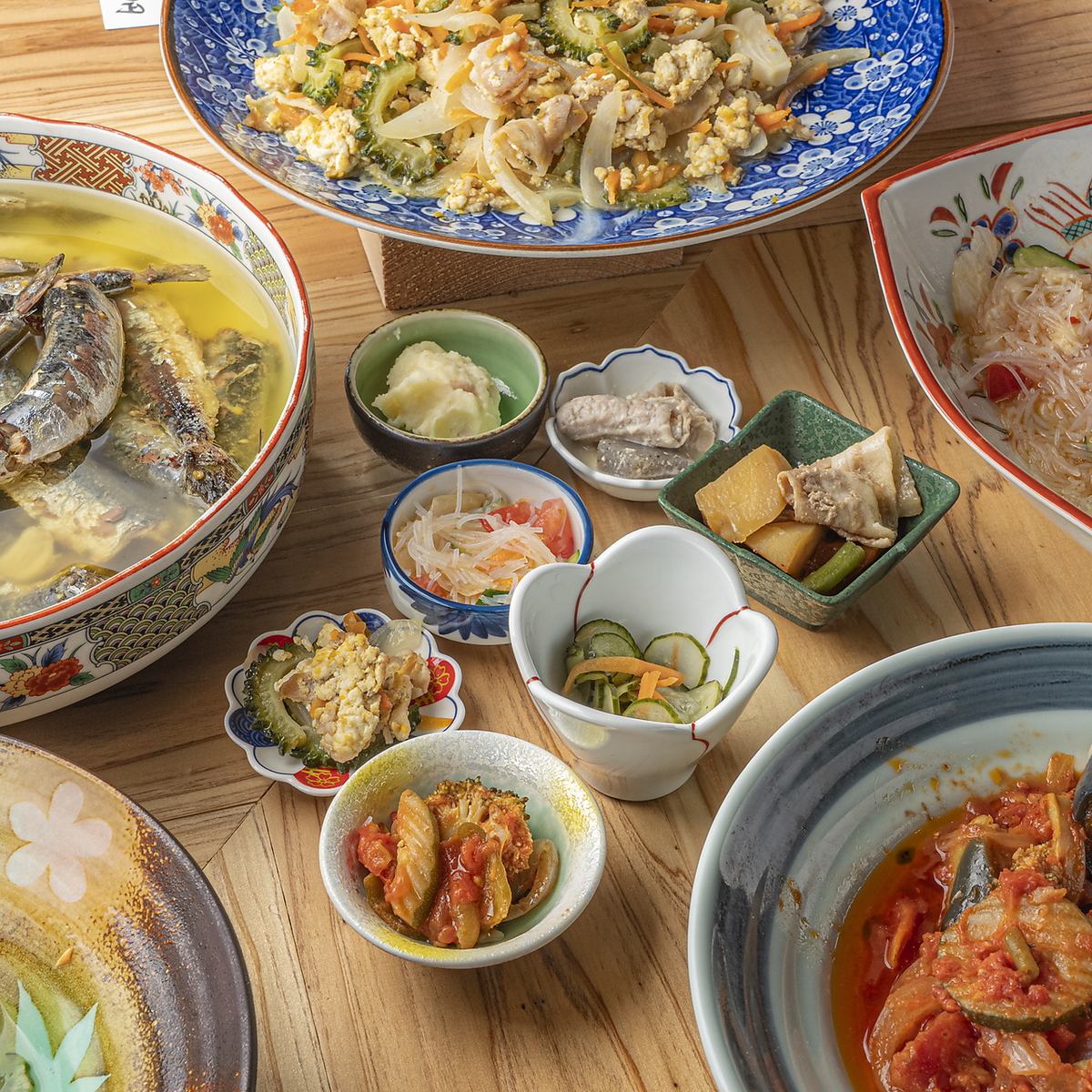 20年以上の歴史を持つお惣菜・お弁当店の「ひしや藤崎店」の味を受け継ぎオープン。