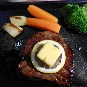 【ミニッツランプステーキ】ヒレ肉にも通じる柔らかさと濃厚な赤身の旨みを堪能◆4000円(税込)
