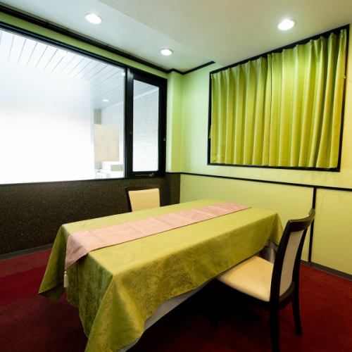 小さいお子様連れやカップルや商談等に利用されています。