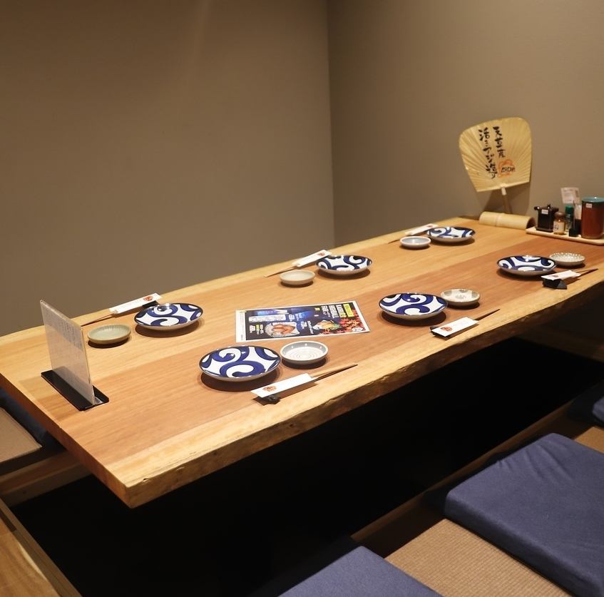 Enjoy morning charcoal-grilled yakitori and fresh Amakusa fish in a private room.