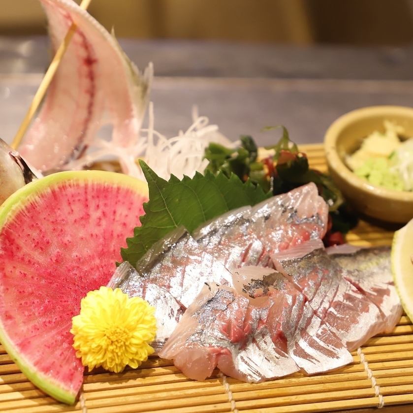 烤雞肉串、天草鮮魚、馬肉生魚片等熊本美味的匯集！豐富多彩的宴會◎