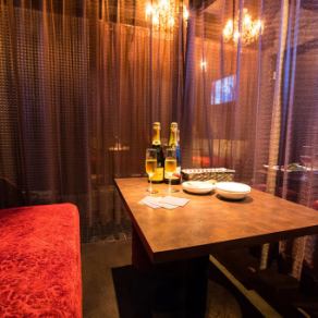 If you partition it with a curtain, it will be a semi-private room for about 2 to 6 people! The mood atmosphere is perfect for dates and girls-only gatherings ♪