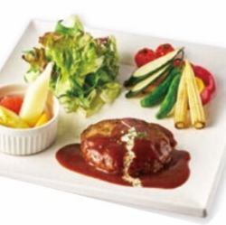 100% beef hamburger steak (served with bread (bucket) or rice)