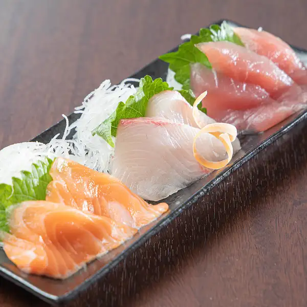 【鮮度抜群】店主厳選！旬の鮮魚 お造り盛り合わせ