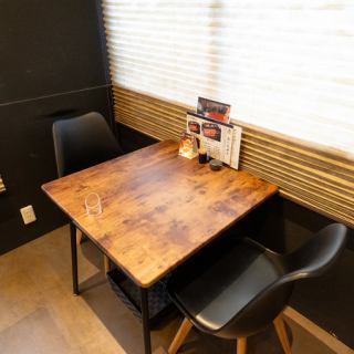 【2階】友人同士や観光帰りのお食事に最適です。リーズナブルな価格で本格的な鰻を楽しめるので、ちょっと贅沢なランチやディナーにもぴったり。川越の街歩きの後に、ゆったりとした空間で美味しい鰻を味わいませんか?