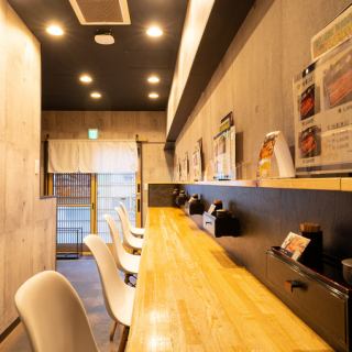 【1階】観光帰りや休日のお食事に最適です。リーズナブルな価格で本格的な鰻を楽しめるので、ちょっと贅沢なランチやディナーにもぴったり。川越の街歩きの後に、ゆったりとした空間で美味しい鰻を味わいませんか?