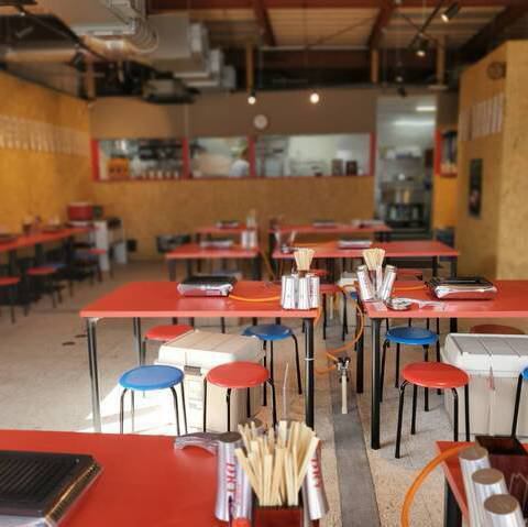 落ち着く店内で焼肉を堪能