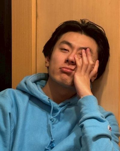 【正社員募集】

＼飲食経験不問！人柄重視！／ 
地元の常連さんに愛されるアットホームな居酒屋です♪

【仕事内容】店舗運営（接客・調理・スタッフ管理） 
【月給】260,000円〜450,000円（経験・能力による） 
【1〜3ヶ月間、研修期間あり】
【時間】16:00〜25:00（実働8時間） 
【休日】木曜定休・計月8日休み（シフト制）
夏季・冬季休暇あり

【勤務地】東京都文京区千駄木2-43-4 
外波ビル102（千駄木駅 徒歩3分）

【待遇】 
・交通費支給(上限あり)／東京食品国民保険完備 
・インセンティブ制度あり
・独立支援あり／昇給制度あり 
・無料まかないあり（人気の煮込みやもつ焼きなど様々） 
・髪型・色自由／ピアスOK／
ネイルOK（清潔感があればOK）

📞 ご応募・ご質問：03-5834-8809（担当：山本） 
📩 LINEでも受付中 → ID：motsuyaki-bob

🌟「笑顔で接客したい」「飲食に興味ある」
「いつか自分の店を持ちたい」そんな方、大歓迎！

【アルバイトも同時募集！！】

【時給】1200円〜

週2日〜OK🙆‍♂️
週末入れる方を主に募集しております！！
絶品賄い付き🍚
髪型・髪色・ピアス自由！
仲良く元気に働ける人お待ちしてます😊
社員登用制度あり(半年後以降に転換制度)

まずはお気軽に電話・LINE・DMお待ちしております‼︎

もつ焼き・煮込み　ボブ🐷