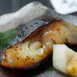 烤銀鱈魚佐味噌醬