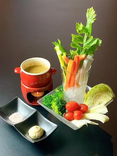 Colorful vegetable sticks (homemade bagna cauda sauce & mentaiko mayonnaise, rock salt)