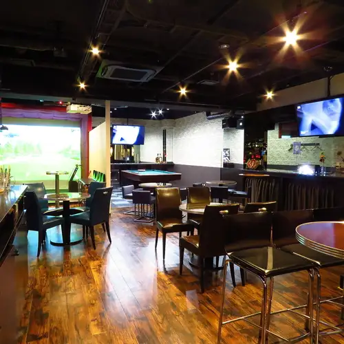 Enjoy golf in the city! Up to 80 people!