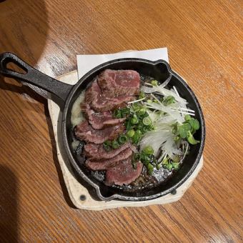 短角牛のガーリック炒め