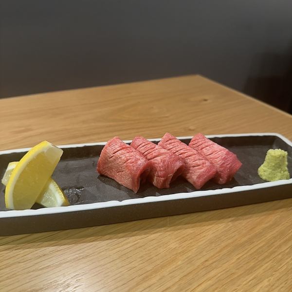 【極厚上タンを堪能できる♪】厳選した上タンをご用意しております!美味しい食べ方もお教えいたします◎