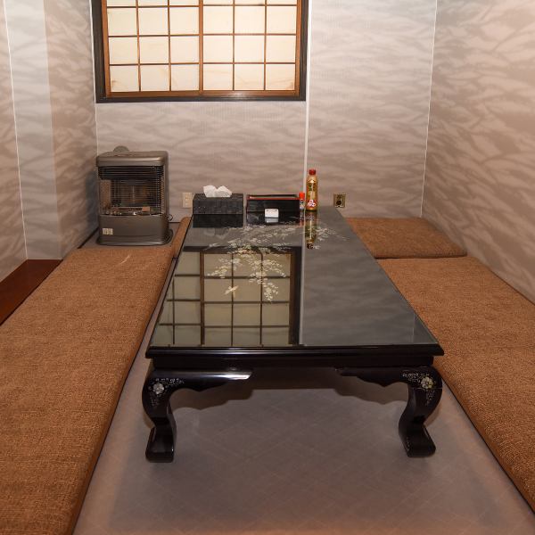料亭のような上質な空間の店内には、ゆったりとした個室もご用意しております。落ち着いた雰囲気の中で、ゆったりとした時の流れを感じることができます。特別な日は、ぜひ当店でお過ごしください！