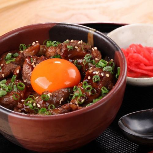 “미야자키현 고가세초의 당지 음식 “돼지 하라미&로스 덮밥