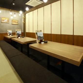 [Sunken seating area / 48 seats total] We can arrange seating to suit your needs, from small groups to large parties.The spacious sunken seating area at the back of the restaurant can accommodate up to 48 people.We can add partitions to accommodate different group sizes, allowing for semi-private rooms or private bookings.Please use it in various situations.