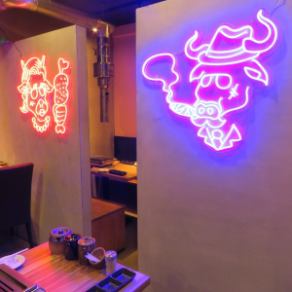 [Private room] We have a private room in the back of the cute neon that you can enjoy a private space ♪ It will be a popular seat so please make a reservation early ♪