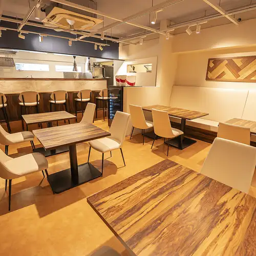 ゆったり寛げる店内