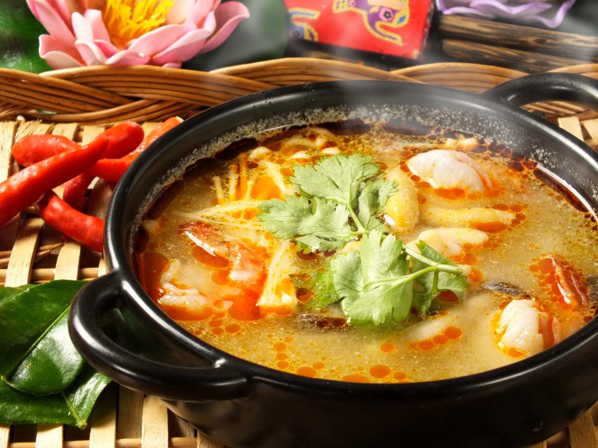 在 Chuo-dori 品尝泰国美食。以正宗的品味和氛围放松身心......