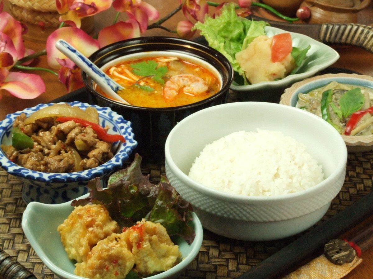 A popular authentic Thai restaurant! Enjoy an Asian resort on Chuo-dori♪