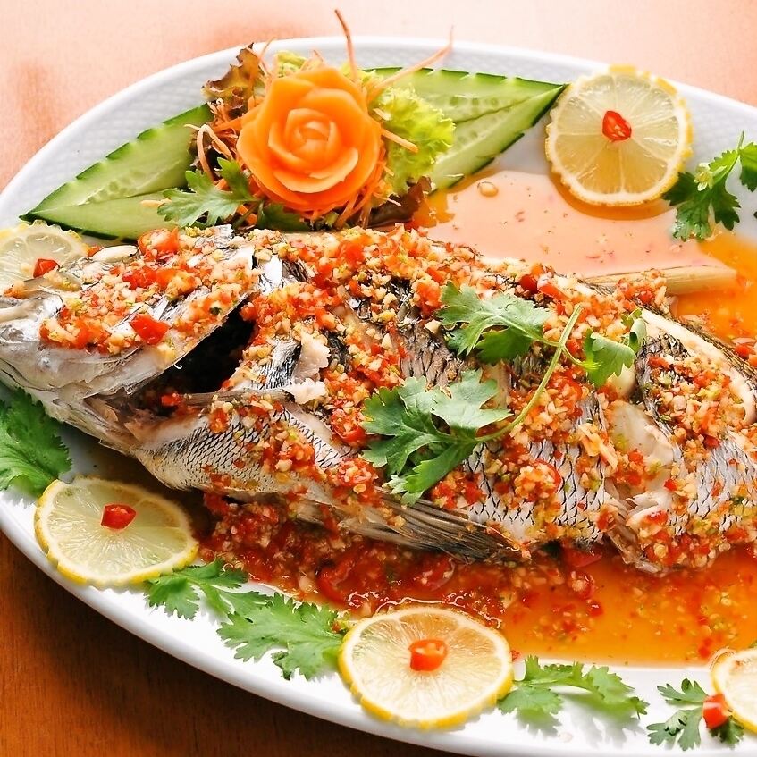 タイ料理宴会！貸切、テーブルの配置もお気軽にご相談ください！