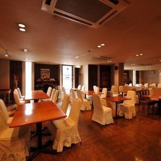 The arrangement of the table seats can be moved freely ♪ Please consult us ♪ Up to 35 banquets!