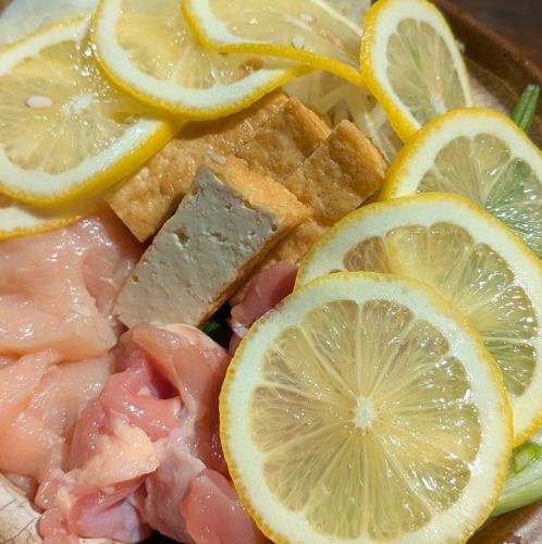 特製鶏ガラ出汁の鶏レモン鍋