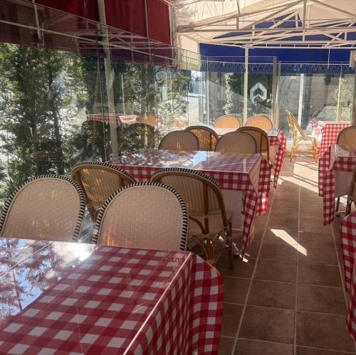 暖房完備のテラス席。