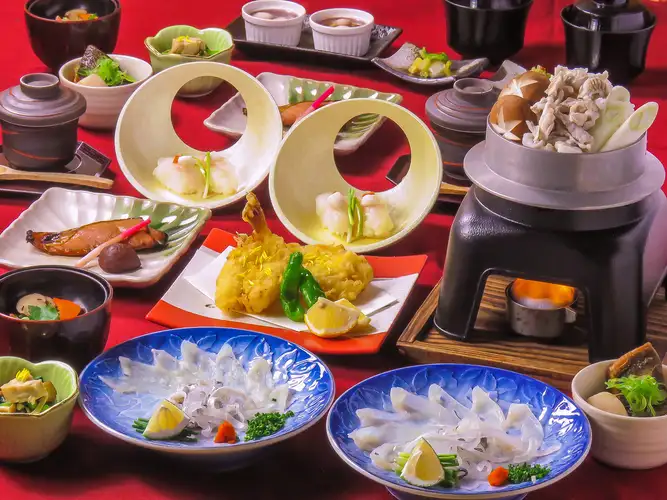 【11月起】【仅限周日至周四 高级庆典套餐】12道菜，含100分钟畅饮，价格6600日元（含税）*需提前一天预约