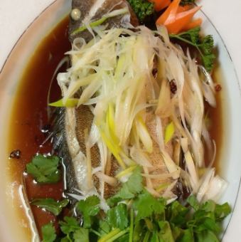 魚の水煮/魚の蒸し物