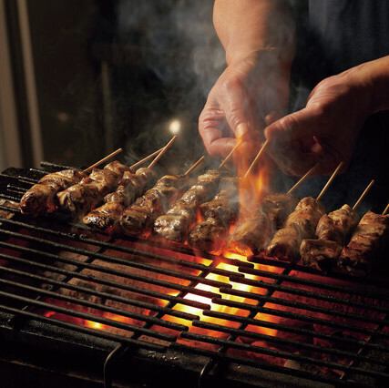 香ばしい炭火焼きが生む深い味わい◎