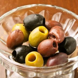 Assortment of 3 Kinds of Olives