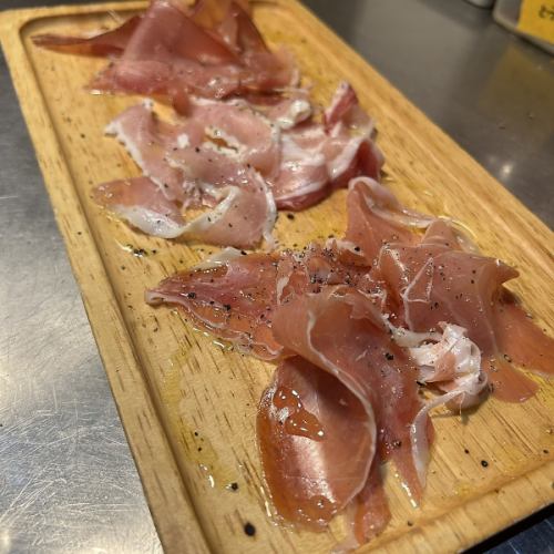 熟成生ハム盛り合わせ