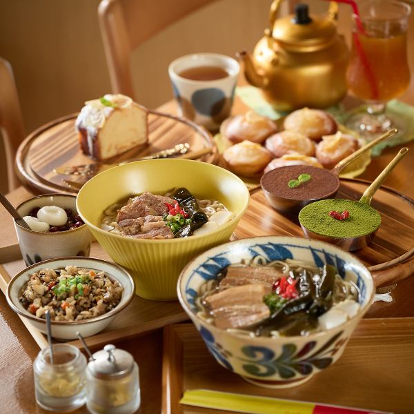 【てぃーち流沖縄そばで贅沢気分を味わう♪】なかむどぅちそば850円(税込)