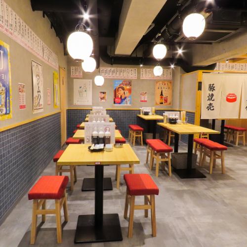 <p>The entire floor can be rented out for up to 100 people.●A nostalgic interior filled with Showa-era atmosphere●The Showa-era retro interior is also carefully designed.The atmosphere of a &quot;traditional, popular izakaya&quot; is a comfortable space that anyone can feel free to drop in to.</p>