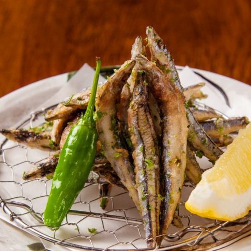 Deep-fried silver-stripe round herring