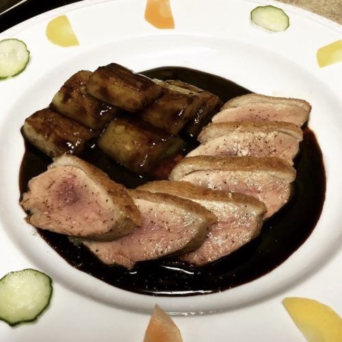 丁寧に仕上げた料理を堪能