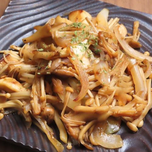 [A la carte dish] Stir-fried mushrooms with butter