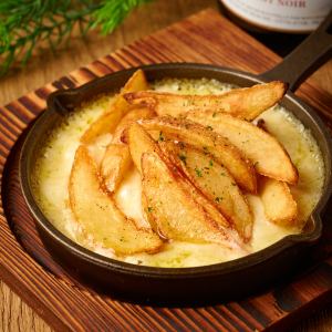 치즈 바다에 익사하는 감자 튀김