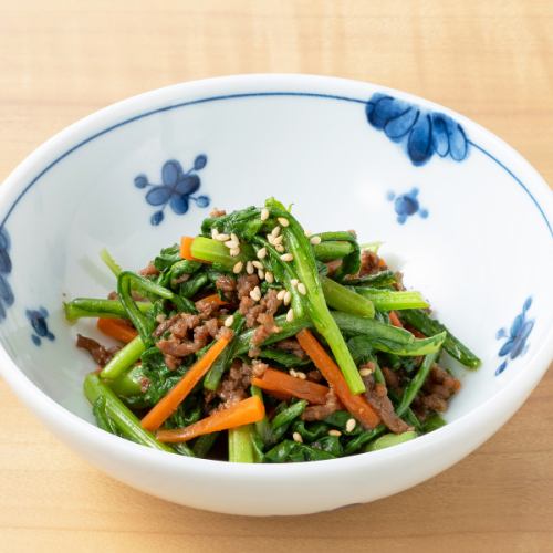 春菊と牛そぼろ肉のナムル
