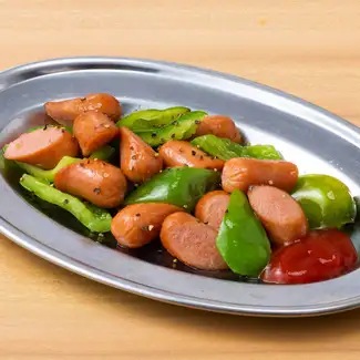 [Meat Dishes] Sausage stir-fry / Japanese Black beef croquettes (each)