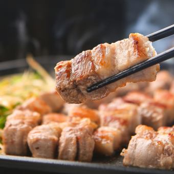 ジューシー肉厚お肉が楽しめる♪名物サムギョプサル☆