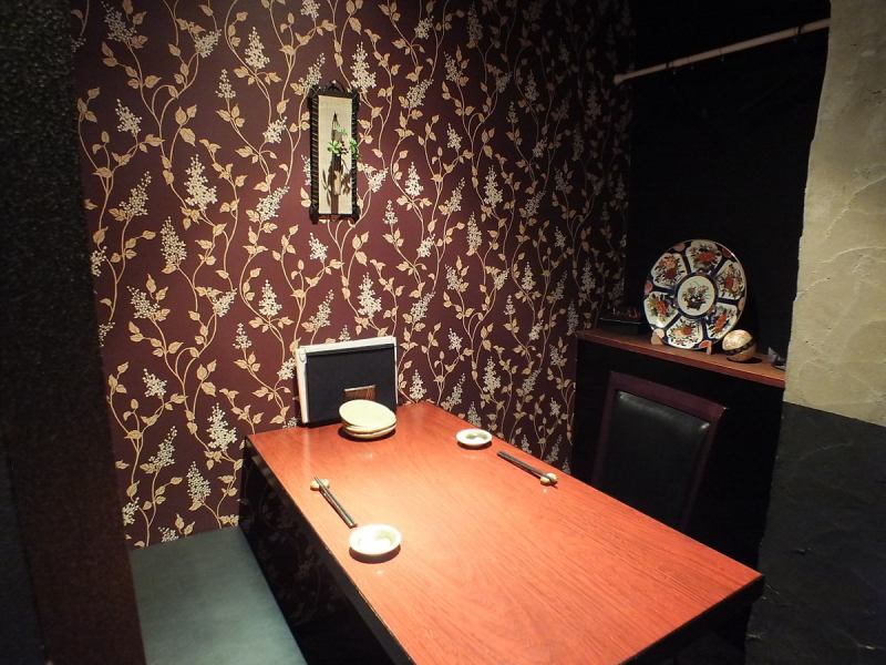 【2名様向けのお席あります！】落ち着いた空間の店内は、大切なお客様を、おもてなしするのにお奨めです♪