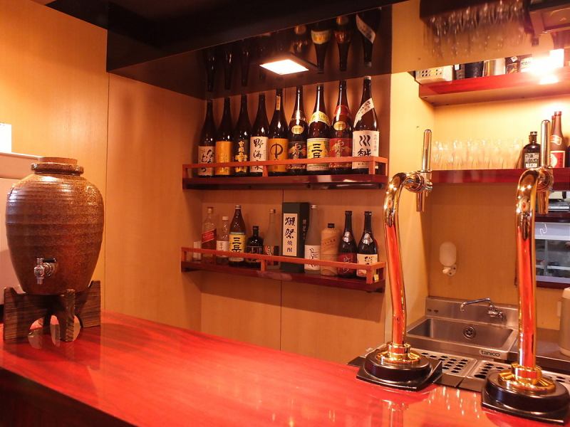 【お一人様も大歓迎！】本格的な海鮮料理のご提供と共に、日本酒の品揃えにも自信ありです♪