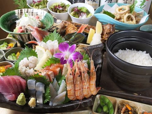 豪華・刺盛含む全7品4000円(税込)コース