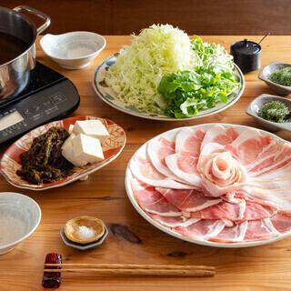 ちゃぁぶーしゃぶしゃぶセット◆突き出しからあぐーロースや山盛りキャベツなど、お手頃プラン♪