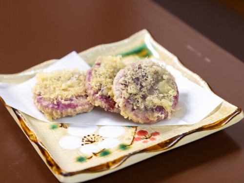 【うむくじ天ぷら】ローカルおやつの定番♪デザート感覚にどうぞ。