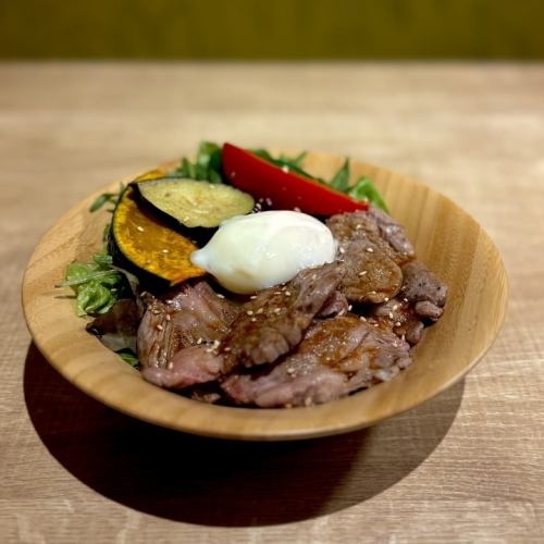 絶品!彩り野菜生ラム丼(ドリンク付き)